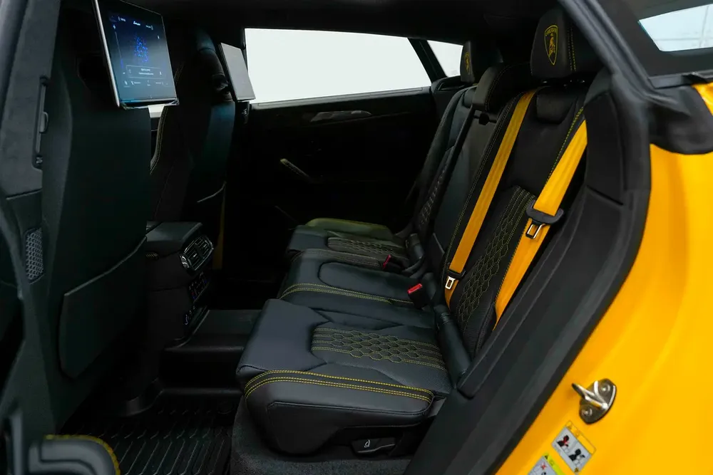 Lamborghini URUS SE 2025 | Certified Pre-Owned | Dealer Warranty | Service Contract - Image 8