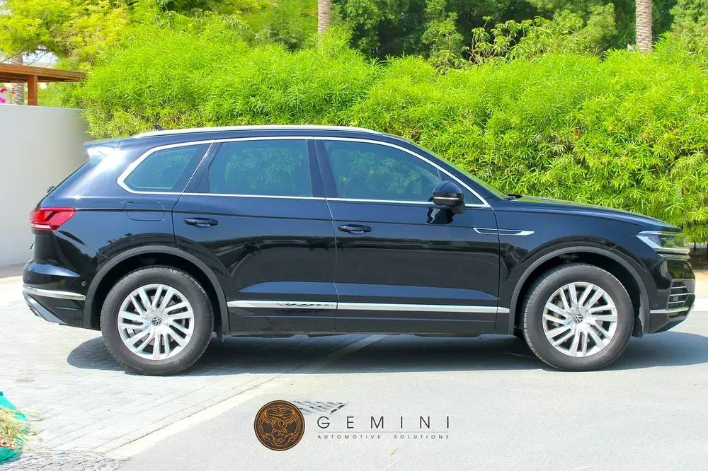 Volkswagen Touareg Atmosphere 2022 with Volkswagen Warranty - Image 4