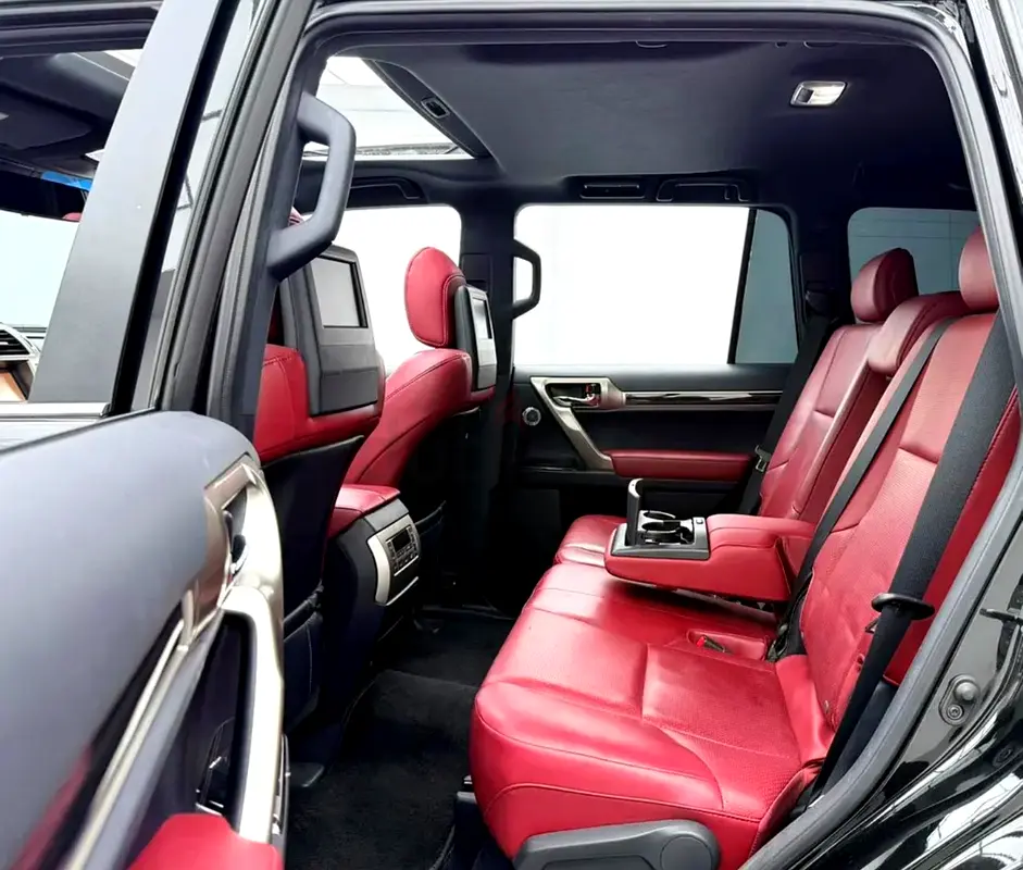 Lexus GX 460 Luxury 2020 | GCC Specs | Pristine Condition - Image 12