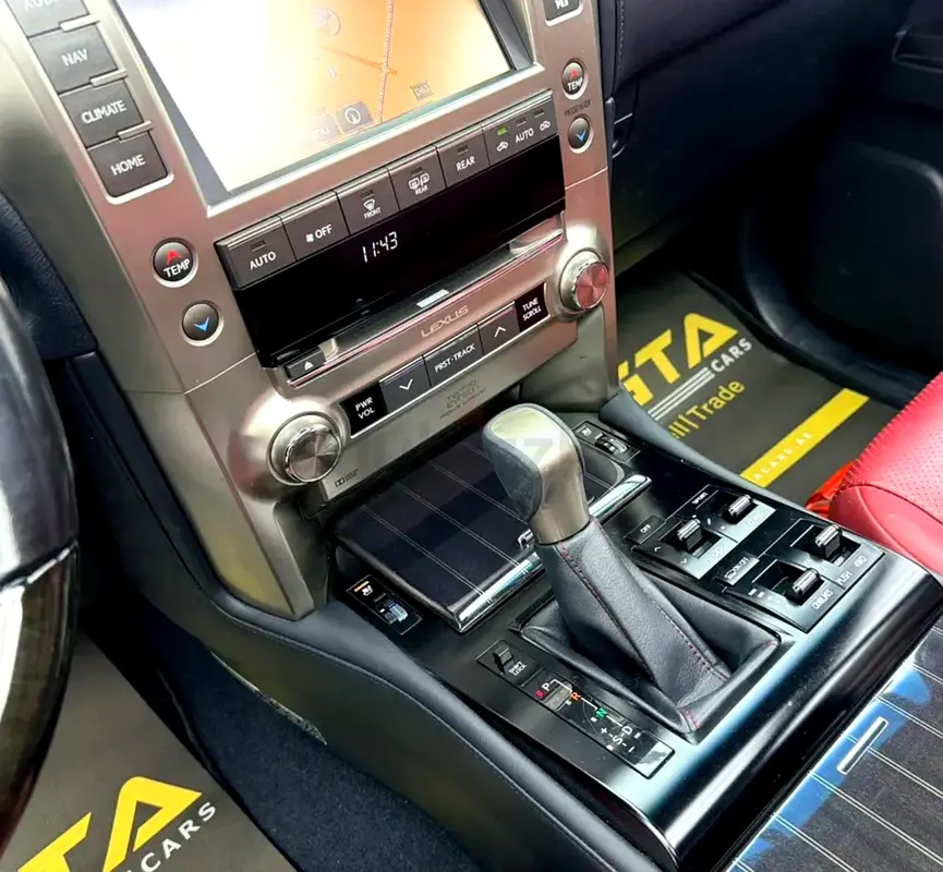 Lexus GX 460 Luxury 2020 | GCC Specs | Pristine Condition - Image 13