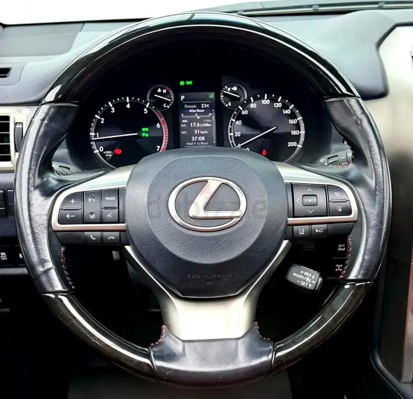 Lexus GX 460 Luxury 2020 | GCC Specs | Pristine Condition - Image 4