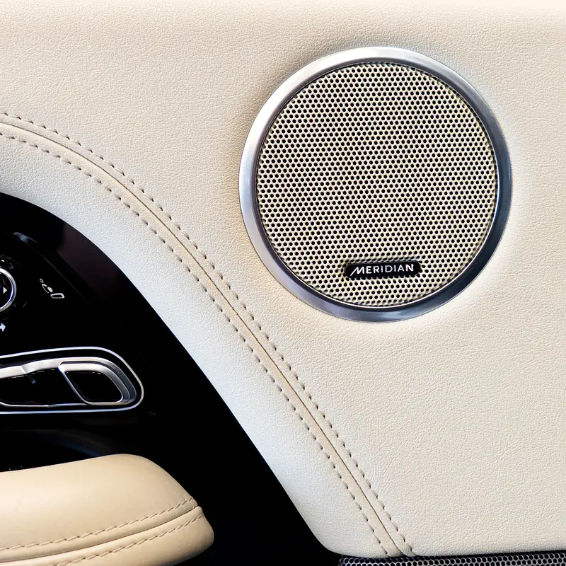 AED 2,682 pm • 0% Downpayment • Range Rover Vogue  • 1 Year Warranty - Image 9