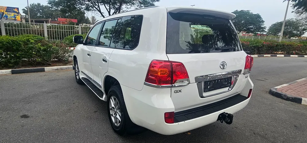 TOYOTA LAND CRUISER GXR V6 (MANUEL GEAR) MODEL 2013 ACCIDENT FREE ORIGINAL PAINT - Image 4
