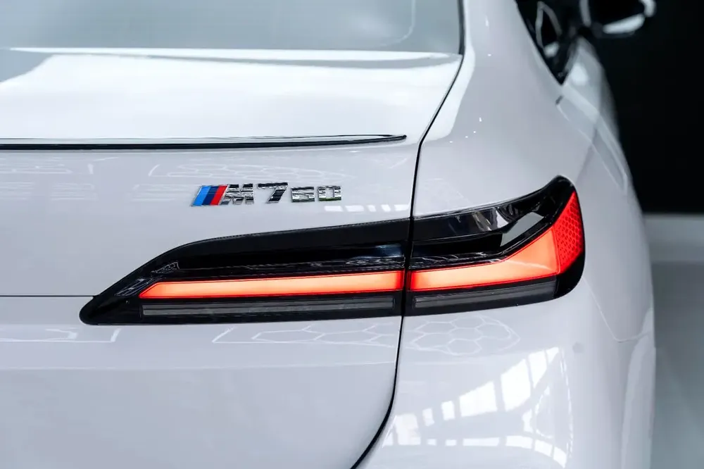 2025 BMW M760i | American Specs | Pristine Condition - Image 13
