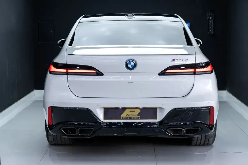 2025 BMW M760i | American Specs | Pristine Condition - Image 14