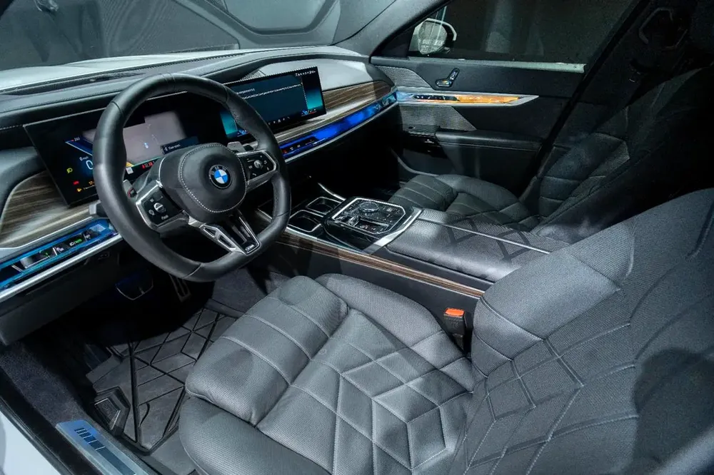 2025 BMW M760i | American Specs | Pristine Condition - Image 6