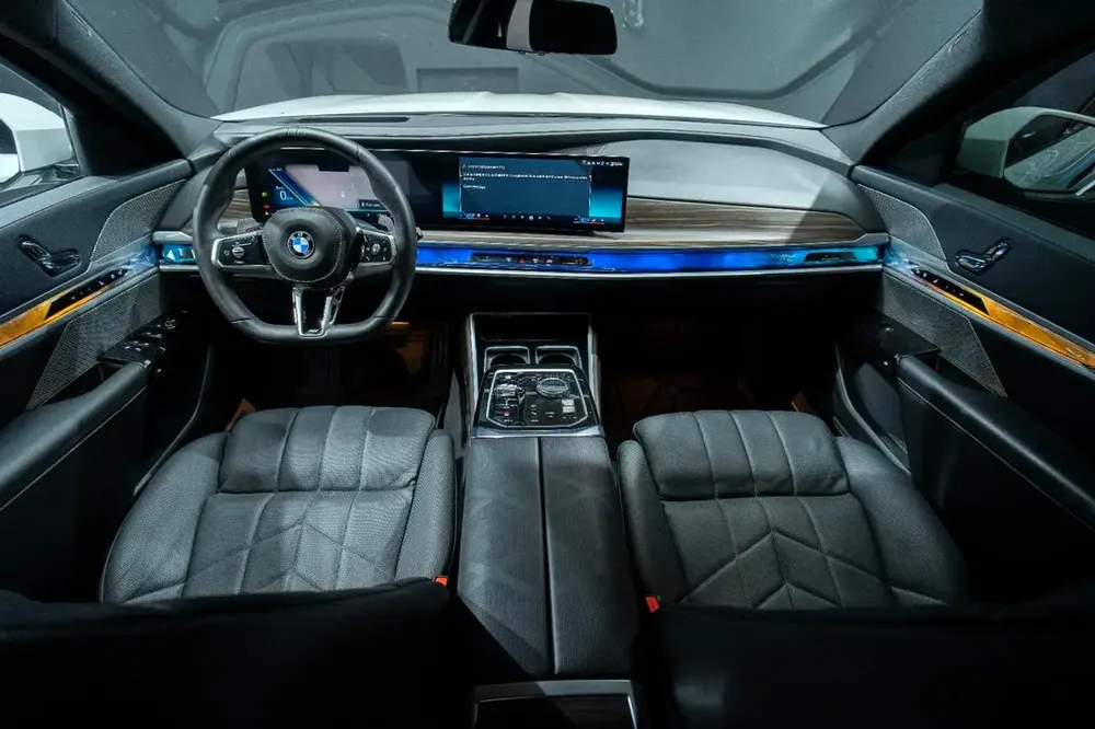 2025 BMW M760i | American Specs | Pristine Condition - Image 7
