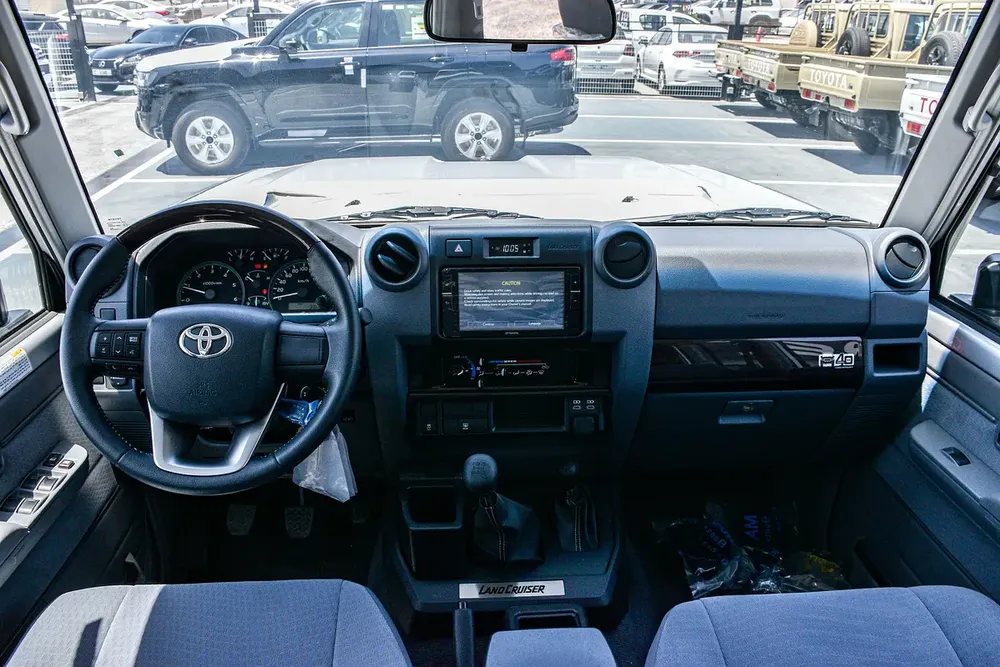 2026 Toyota Land Cruiser 70 Series LC 76 LX - GCC Specs - Brand New! - Image 7
