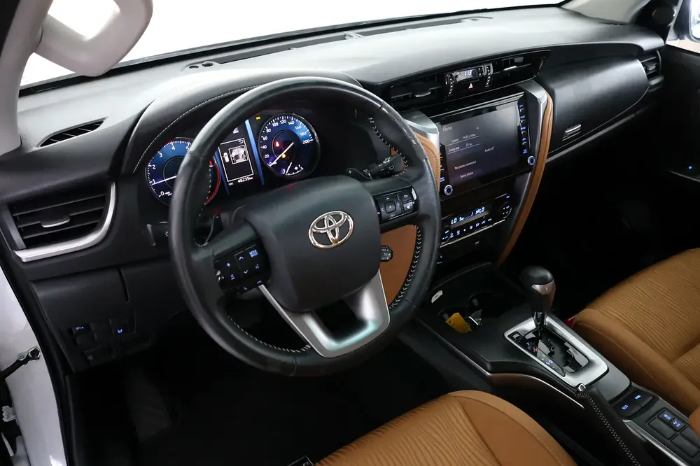 Toyota Fortuner GXR 2023 | GCC Specs | Low Mileage 46000km-Pristine Conditiom - Image 11