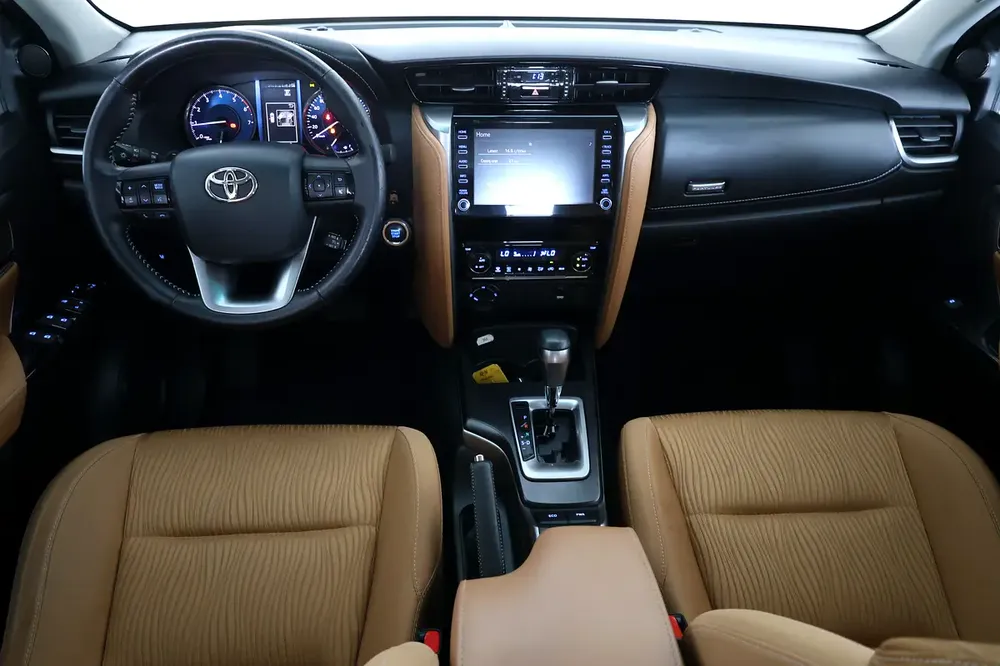 Toyota Fortuner GXR 2023 | GCC Specs | Low Mileage 46000km-Pristine Conditiom - Image 12