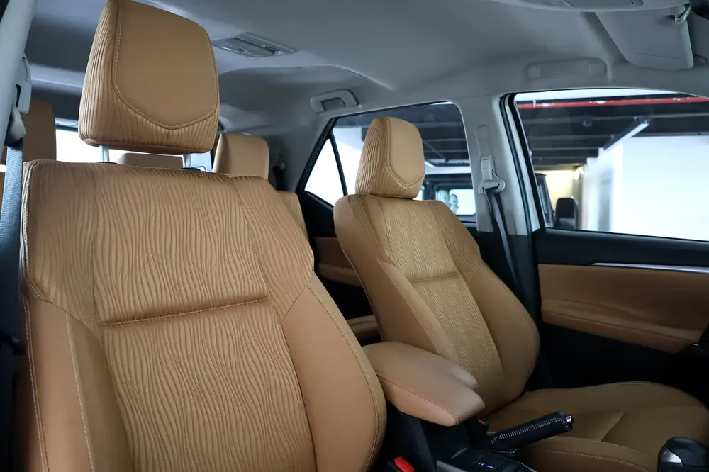 Toyota Fortuner GXR 2023 | GCC Specs | Low Mileage 46000km-Pristine Conditiom - Image 15