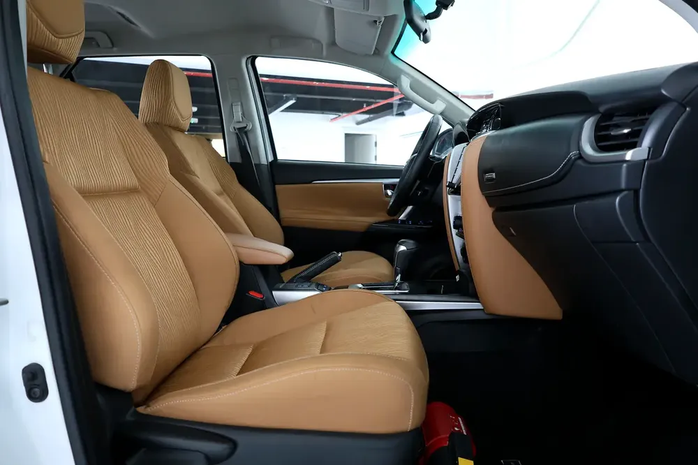 Toyota Fortuner GXR 2023 | GCC Specs | Low Mileage 46000km-Pristine Conditiom - Image 16