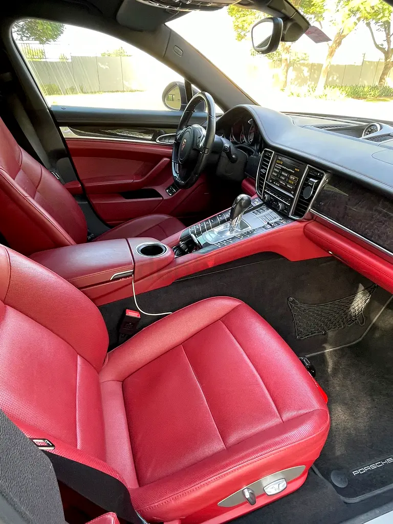 Porsche Panamera S 2014 with PORSCHE WARRANTY - Image 9