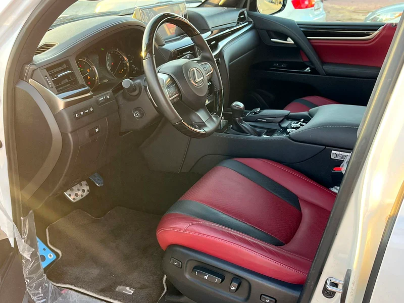 LEXUS LX570 2021 SUPER SPORT 1450 KM - Image 8