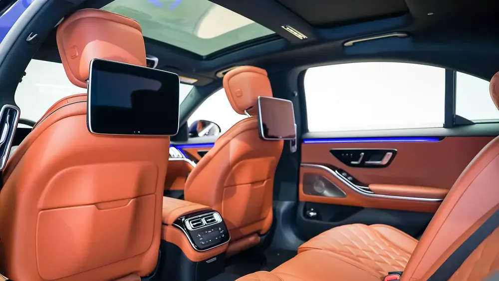 S 450 AMG Line | AED 7,377 PM | Rear Ent, Special Colour, Low KM | Ramadan Offer - Image 8