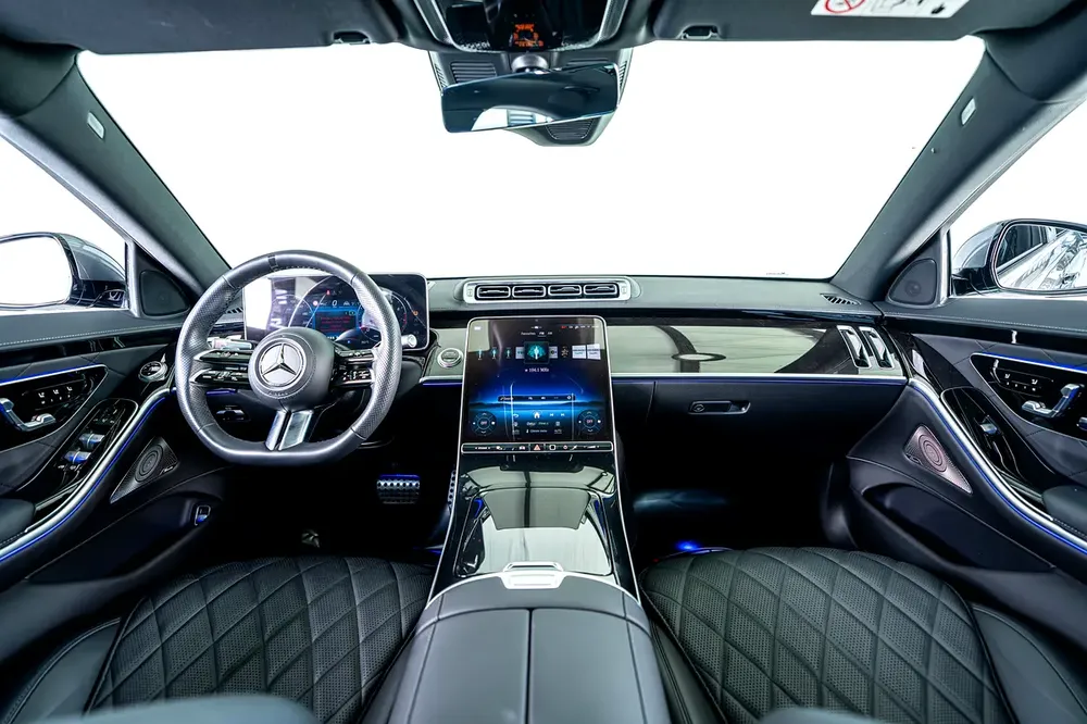 Mercedes Benz S500 L 4 Matic-Low Mileage-Full Options-Premium Metallic Exclusive Paint - Image 10
