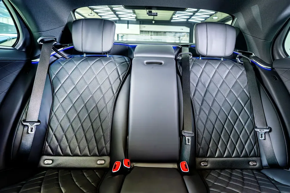 Mercedes Benz S500 L 4 Matic-Low Mileage-Full Options-Premium Metallic Exclusive Paint - Image 19