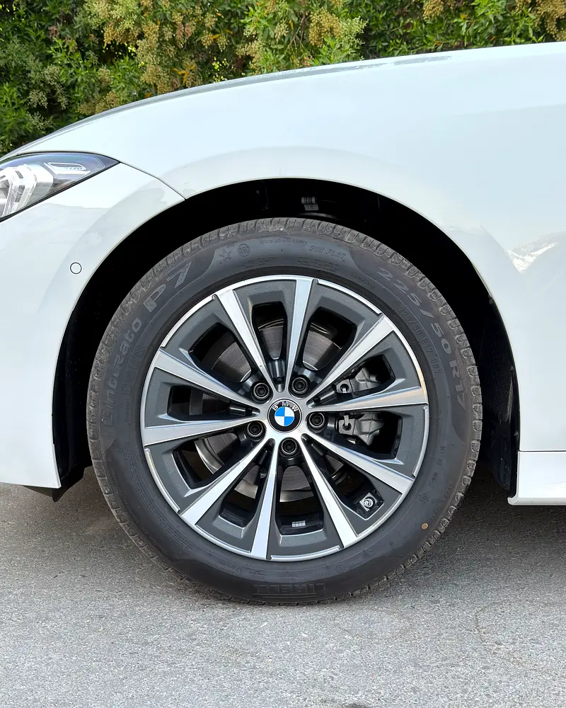 BMW 318i - 5 Years Warranty - 5 Years Free Service  Free insurance - Window tint - Image 7