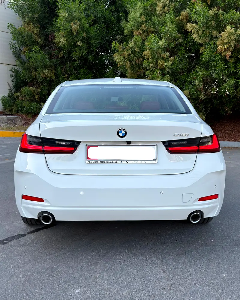 BMW 318i - 5 Years Warranty - 5 Years Free Service  Free insurance - Window tint - Image 9