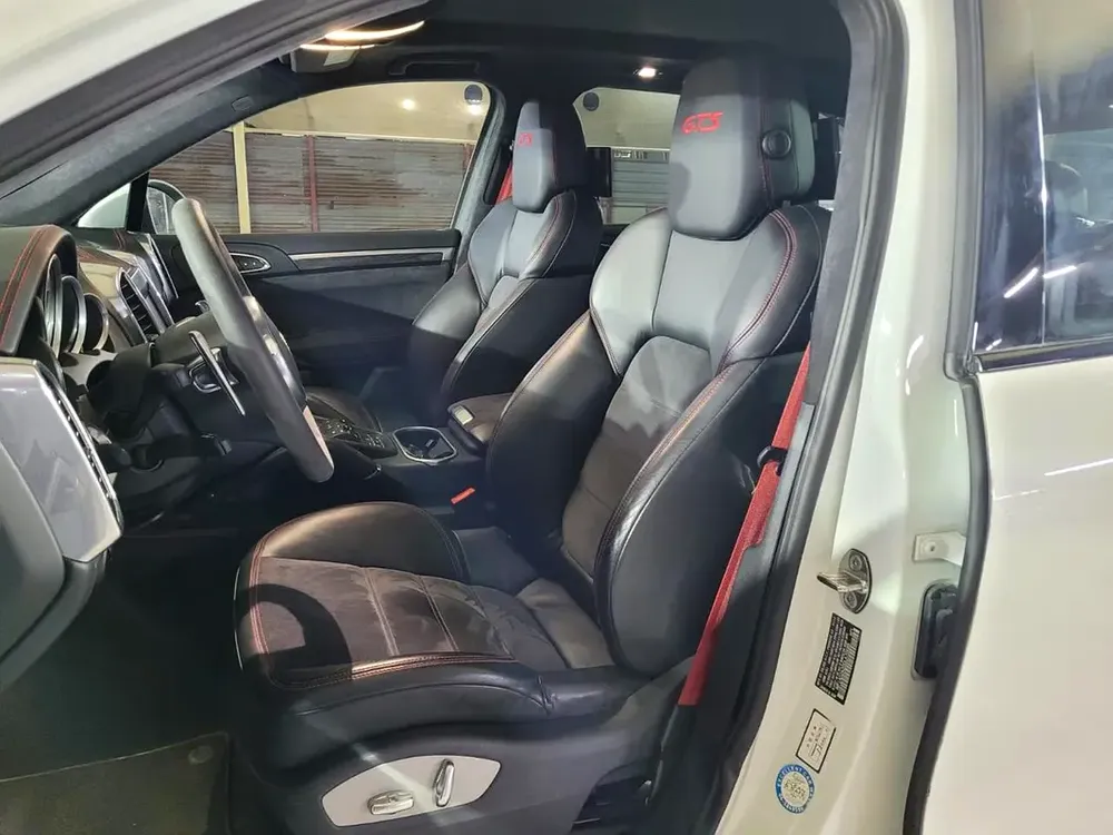 PORSCHE CAYENNE GTS 4.8L 2013 | MANSORY CARBON FIBER BONNET | WALD AERO KIT | GTS INTERIOR PACKAGE - Image 13