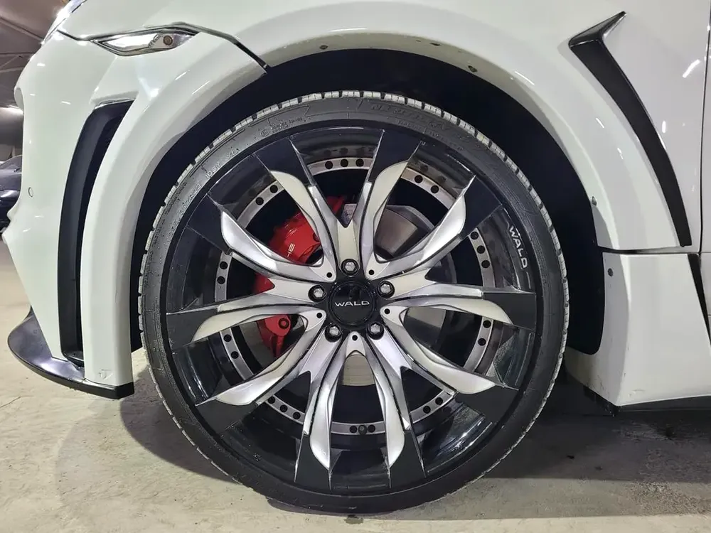 PORSCHE CAYENNE GTS 4.8L 2013 | MANSORY CARBON FIBER BONNET | WALD AERO KIT | GTS INTERIOR PACKAGE - Image 20