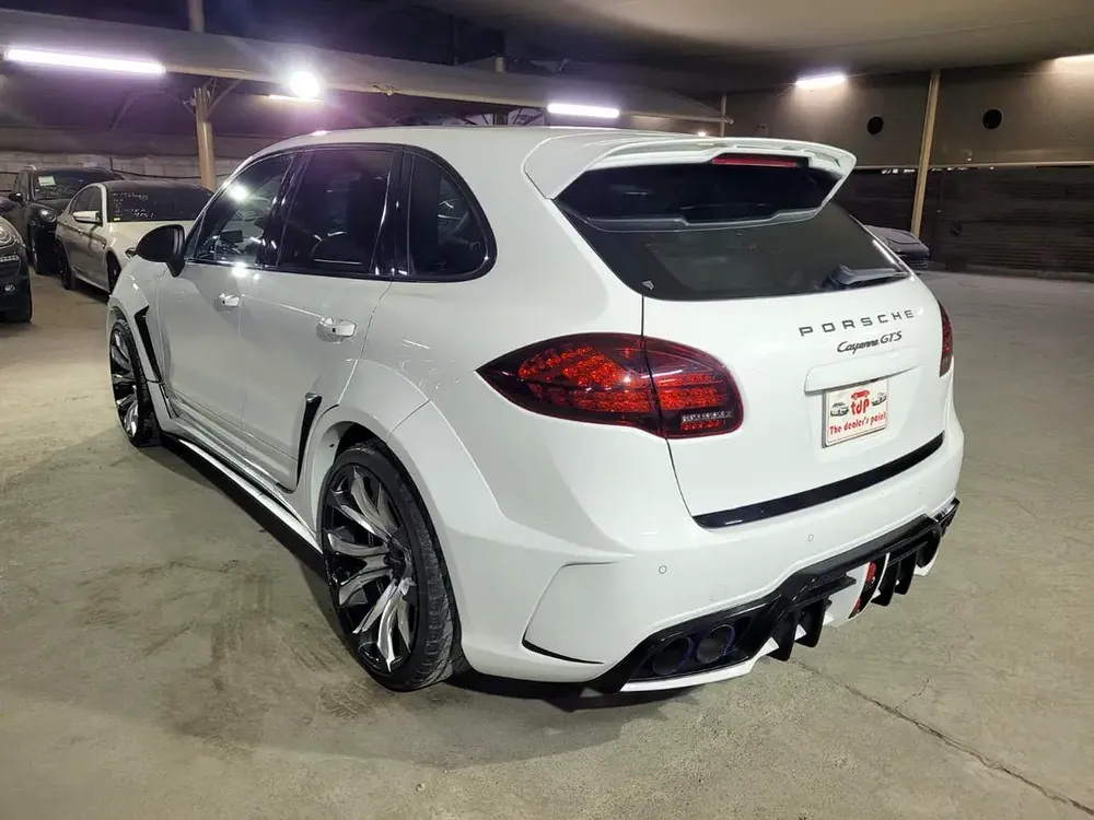 PORSCHE CAYENNE GTS 4.8L 2013 | MANSORY CARBON FIBER BONNET | WALD AERO KIT | GTS INTERIOR PACKAGE - Image 4
