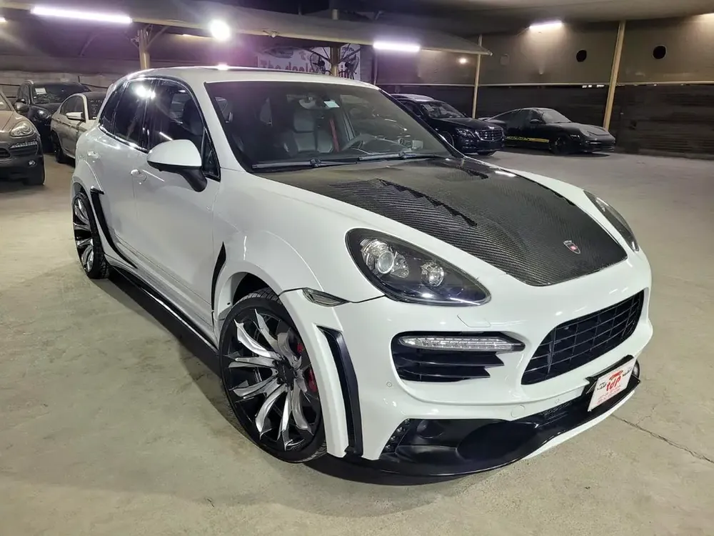 PORSCHE CAYENNE GTS 4.8L 2013 | MANSORY CARBON FIBER BONNET | WALD AERO KIT | GTS INTERIOR PACKAGE - Image 7