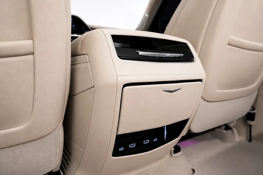2023 Cadillac Escalade Sport Platinum | GCC Specs | Low Mileage - Image 20