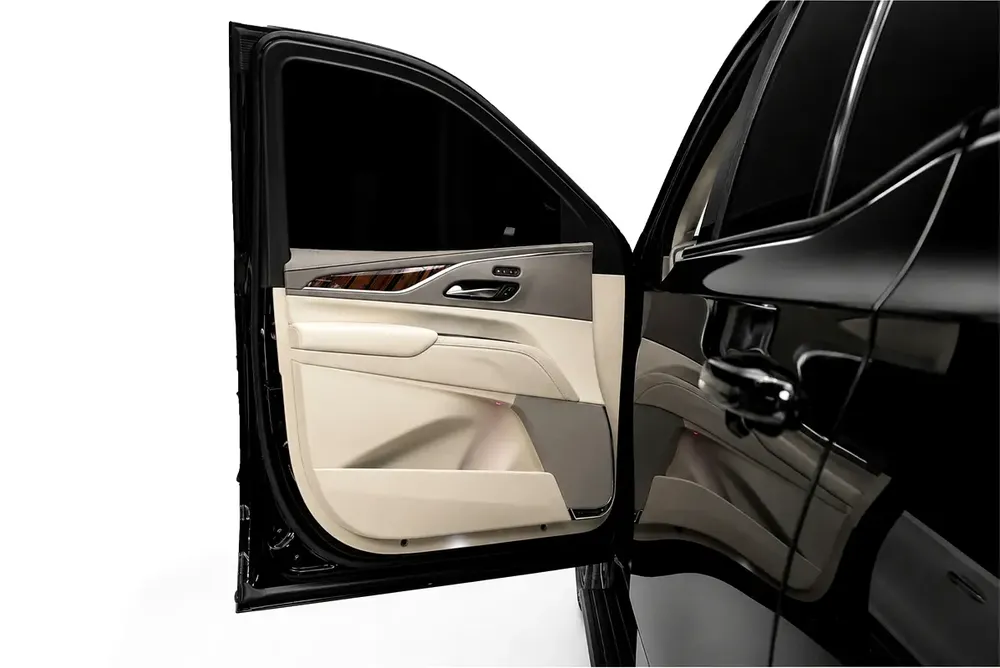 2023 Cadillac Escalade Sport Platinum | GCC Specs | Low Mileage - Image 7