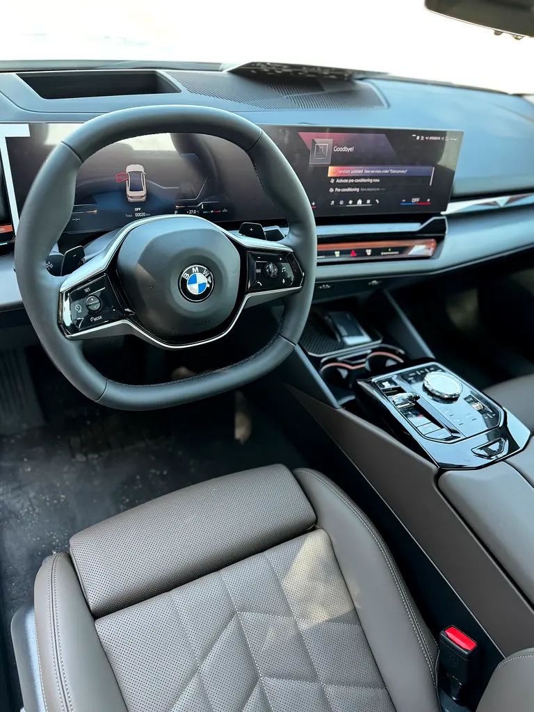 BMW 530I 2026 , 5 YEARS SERVICE AND WARRANTY - Image 8