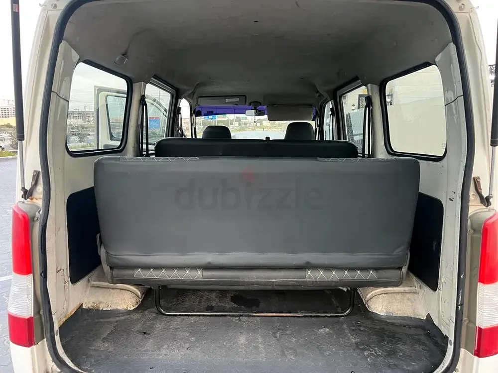 DAIHATSU GRAN MAX. 2015 model. gcc.AUTOMATIC GEAR. - Image 9