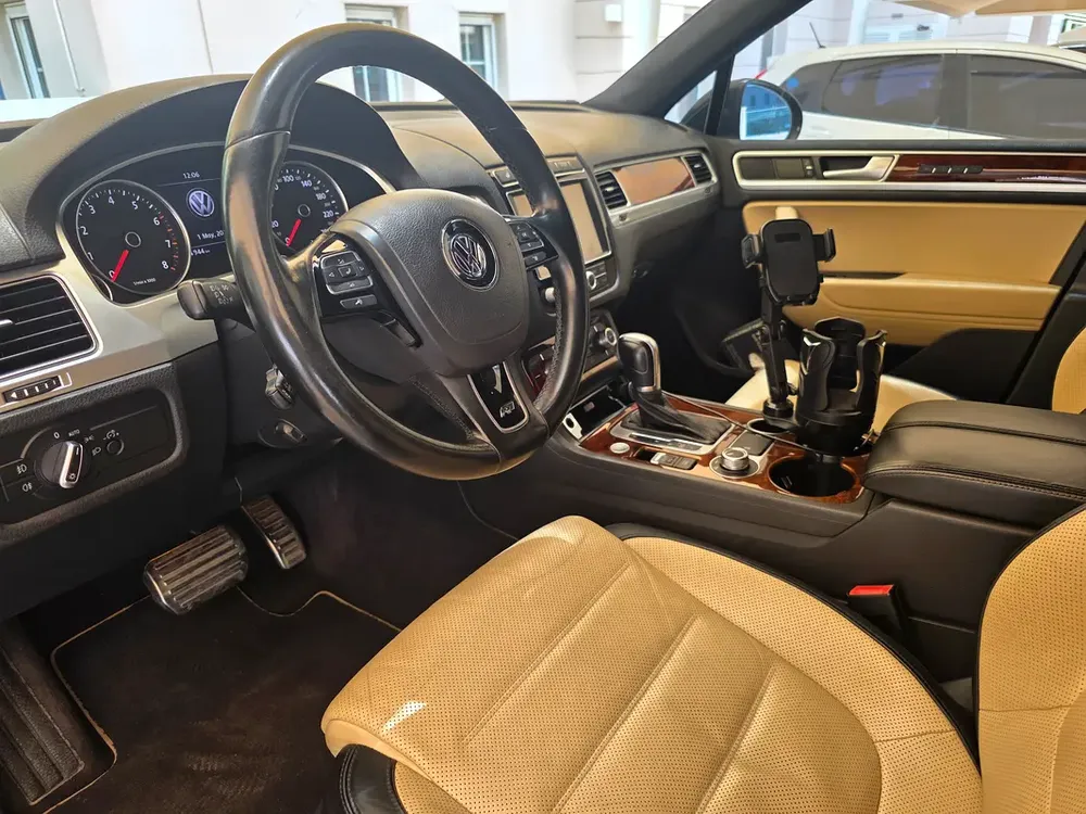 VW Touareg R - Image 7