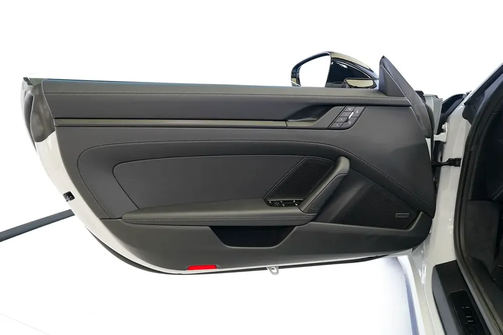 DEALER WARRANTY | SPORT EXHAUST | 911 TARGA 4 GTS | BOSE AUDIO - Image 7