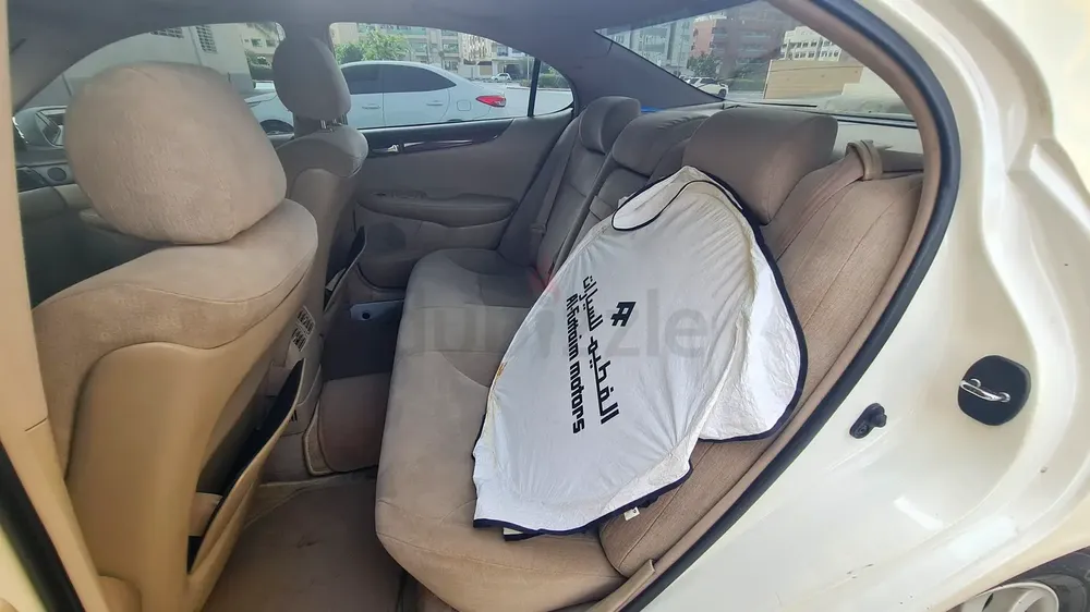 LEXUS ES300 2003 AL FUTTAIM GULF GCC FAMILY USED COLD AC VERY CLEAN WELL MAINTAINED - Image 10
