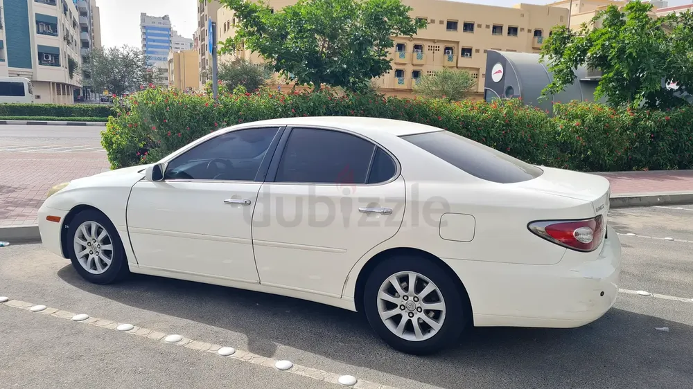 LEXUS ES300 2003 AL FUTTAIM GULF GCC FAMILY USED COLD AC VERY CLEAN WELL MAINTAINED - Image 4