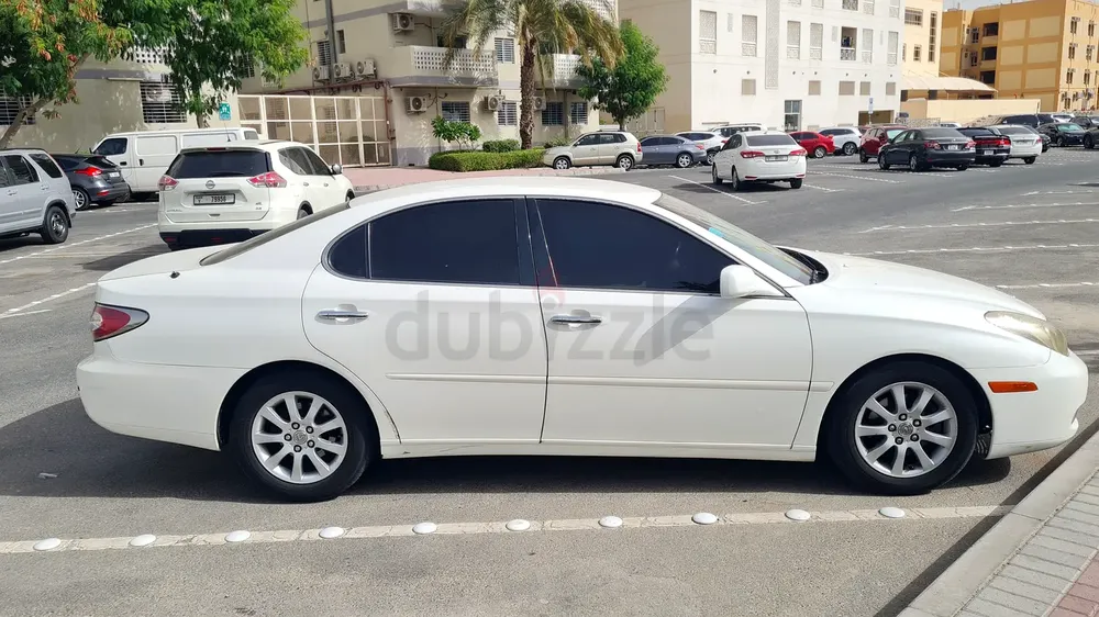 LEXUS ES300 2003 AL FUTTAIM GULF GCC FAMILY USED COLD AC VERY CLEAN WELL MAINTAINED - Image 5