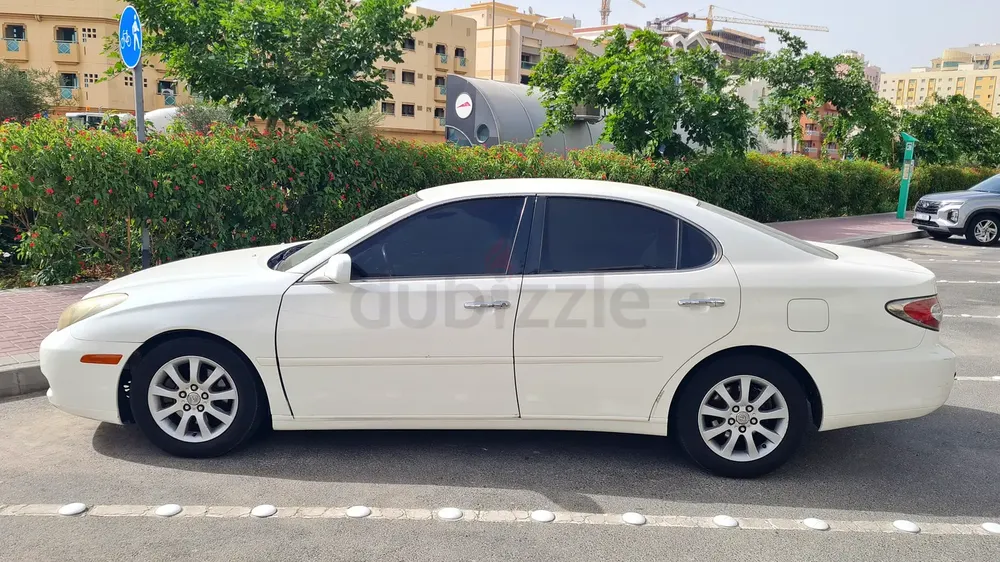 LEXUS ES300 2003 AL FUTTAIM GULF GCC FAMILY USED COLD AC VERY CLEAN WELL MAINTAINED - Image 7