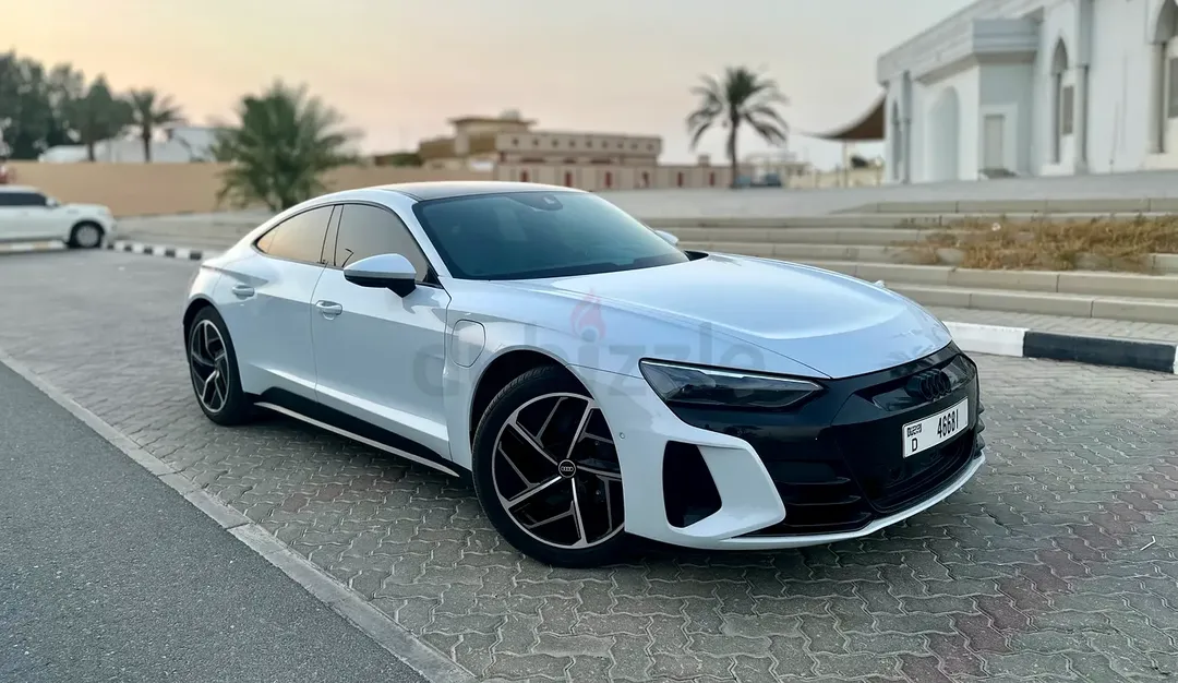 2022 Audi e-tron GT quattro | GCC Specs | Low Mileage