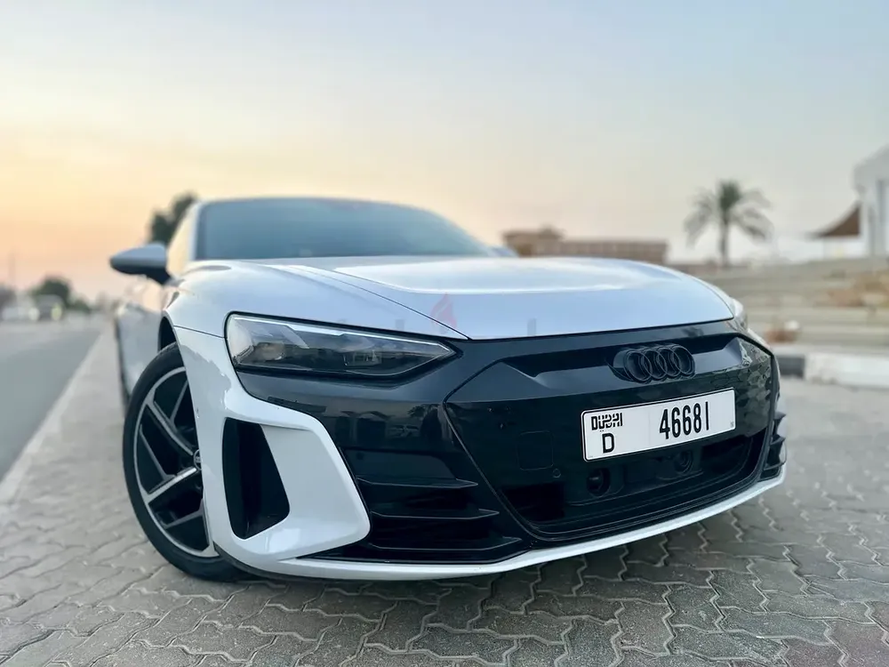 2022 Audi e-tron GT quattro | GCC Specs | Low Mileage - Image 11