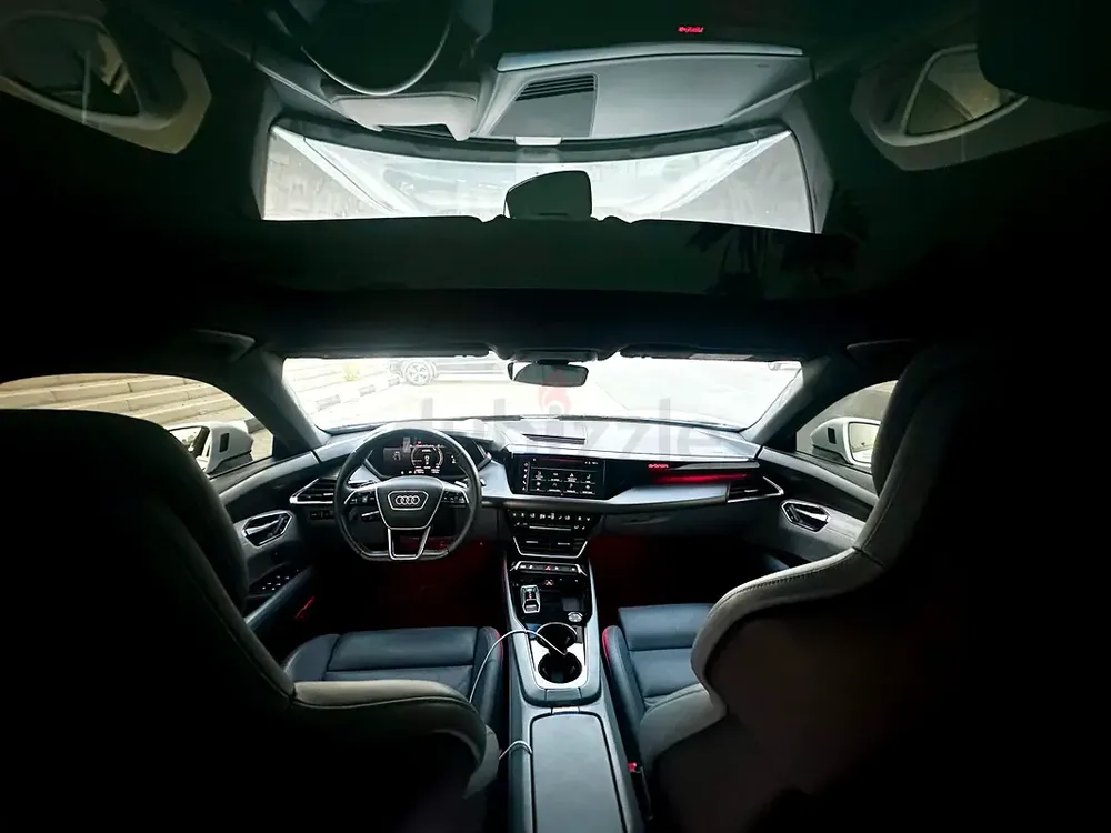 2022 Audi e-tron GT quattro | GCC Specs | Low Mileage - Image 16