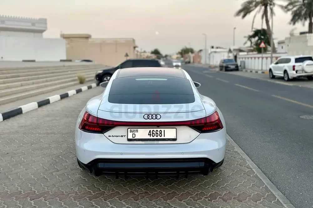 2022 Audi e-tron GT quattro | GCC Specs | Low Mileage - Image 4