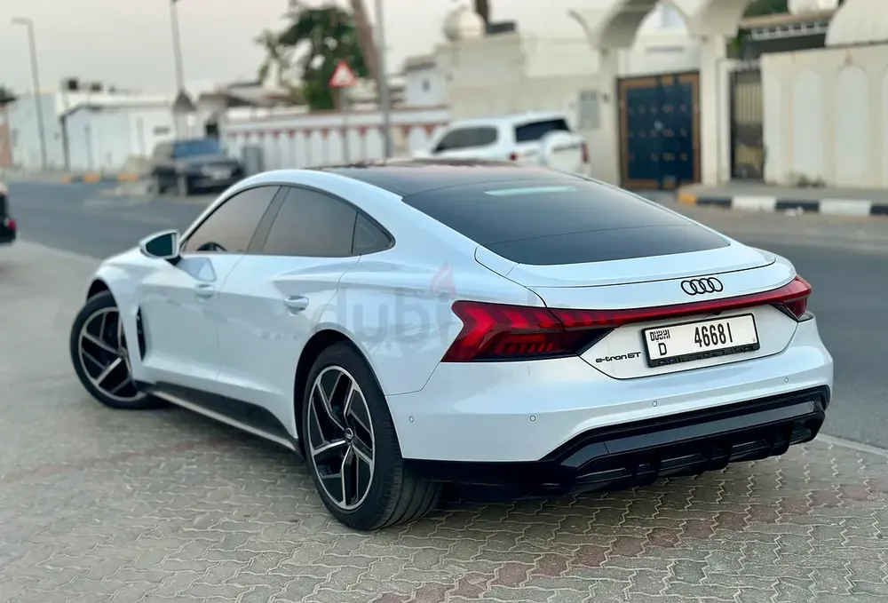 2022 Audi e-tron GT quattro | GCC Specs | Low Mileage - Image 6