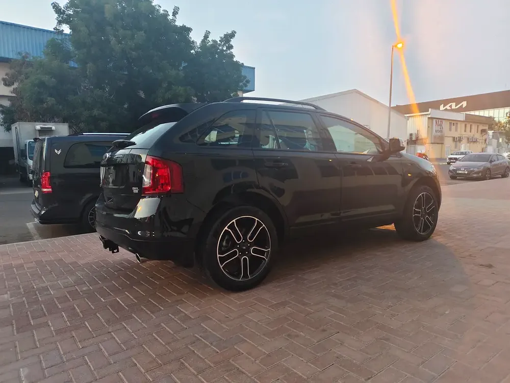 Ford Edge SEL 2014 GCC Specs kilometers 140000 Super clean Model - Image 6