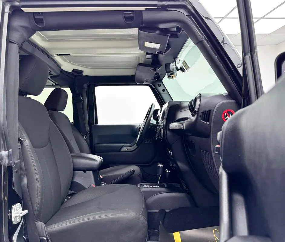 2017 Jeep Wrangler Willys Wheeler, Full Service History, Excellent Condition, GCC - Image 12