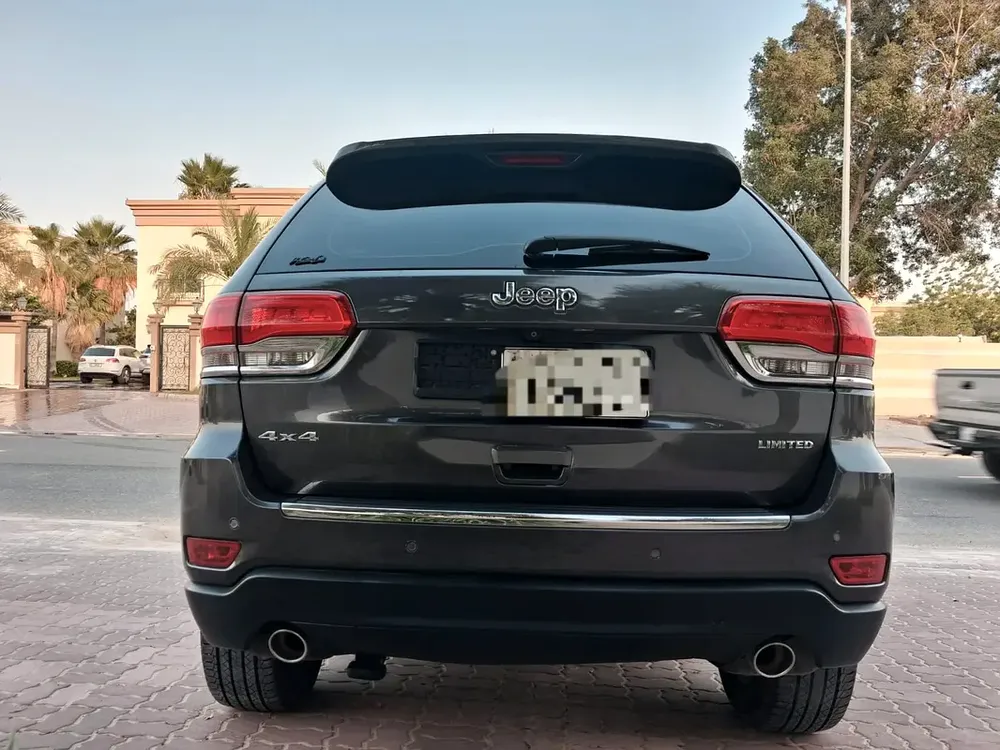 2015 Jeep Grand Cherokee Limited - GCC Specs - Excellent Condition - Image 12