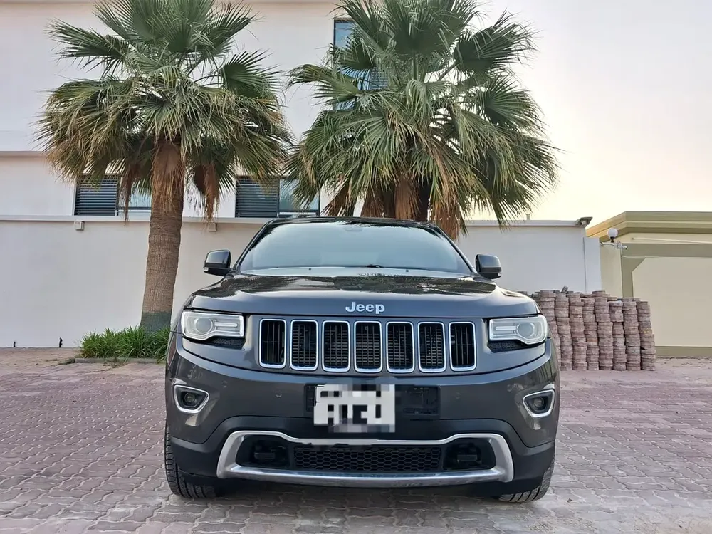 2015 Jeep Grand Cherokee Limited - GCC Specs - Excellent Condition - Image 13
