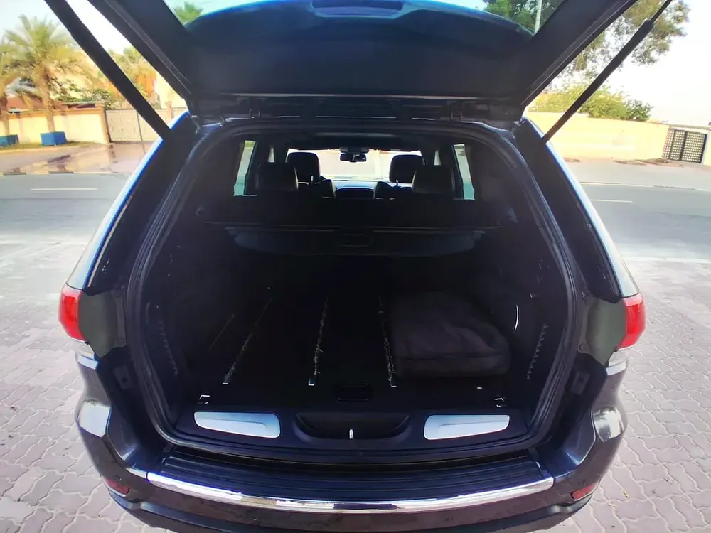 2015 Jeep Grand Cherokee Limited - GCC Specs - Excellent Condition - Image 9