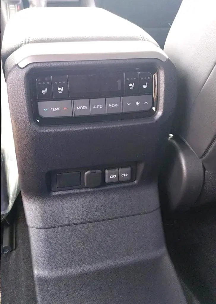 Toyota Prado luxury premium plus 2,4 2026 - Brand New Model - Image 10