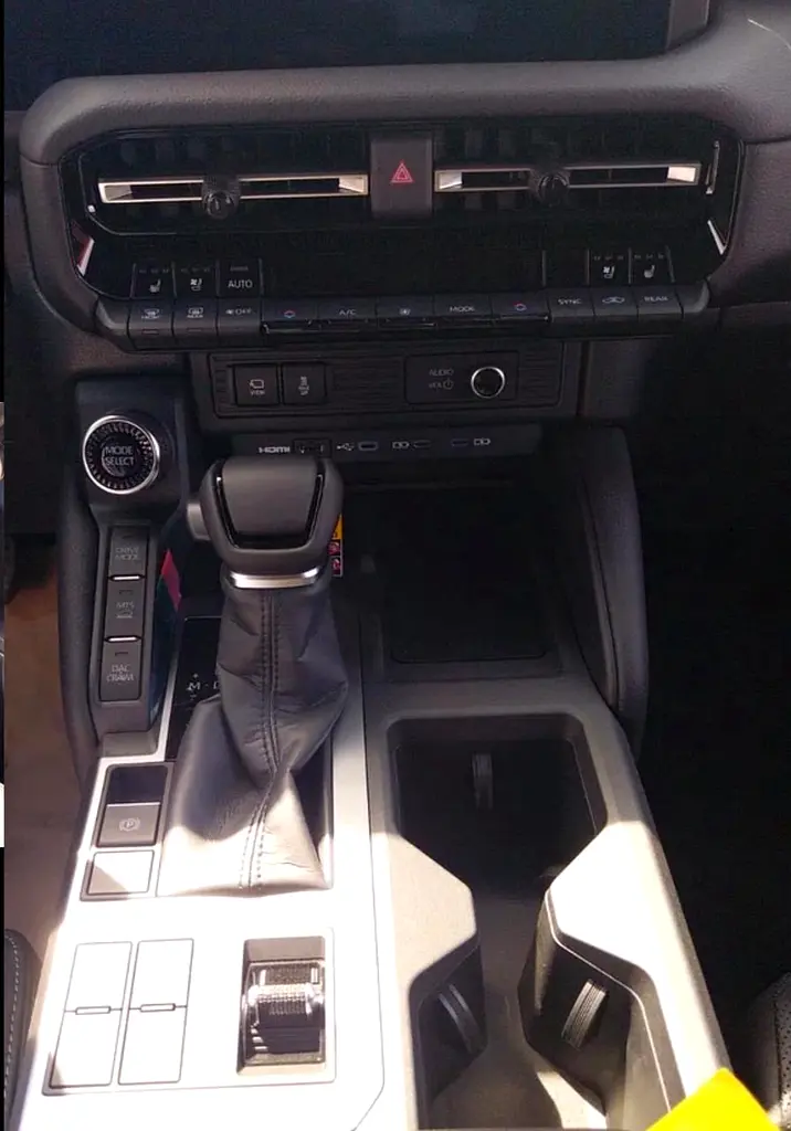 Toyota Prado luxury premium plus 2,4 2026 - Brand New Model - Image 16