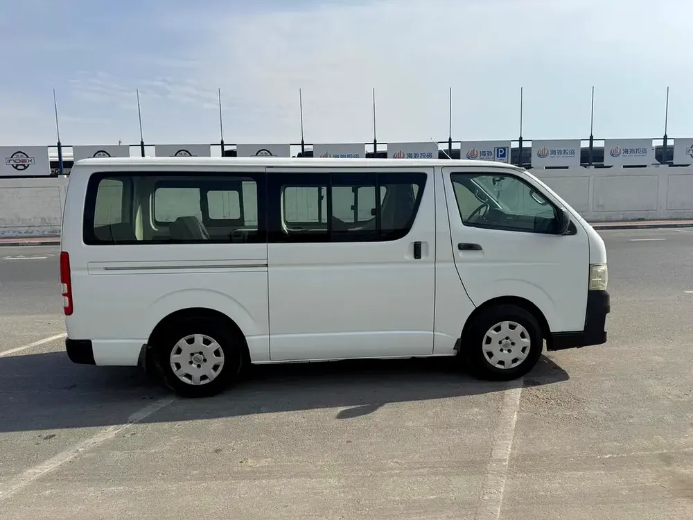 Toyota Hiace GL 2013 - GCC Specs - Reliable and Spacious Van - Image 5